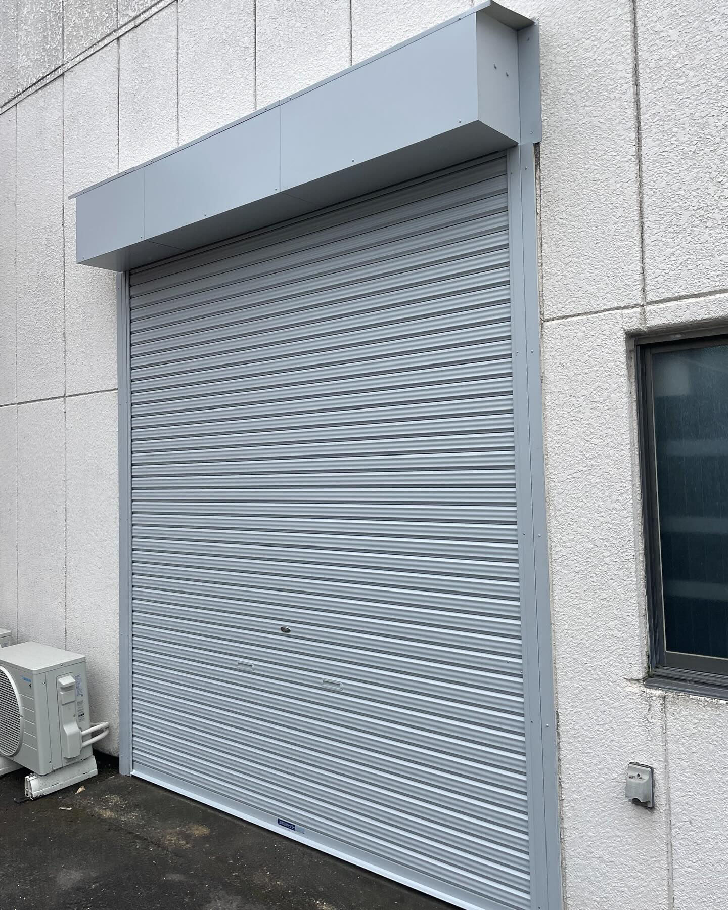 今日は軽量バランスシャッターの取替を行ってきました