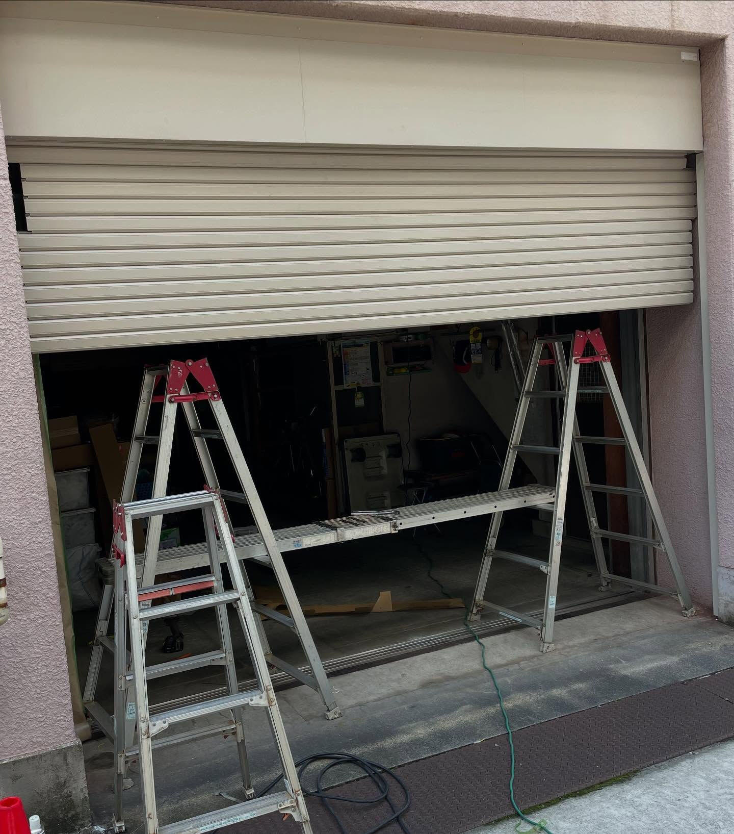 電動シャッターの取付を行わせていただきました🚪✨